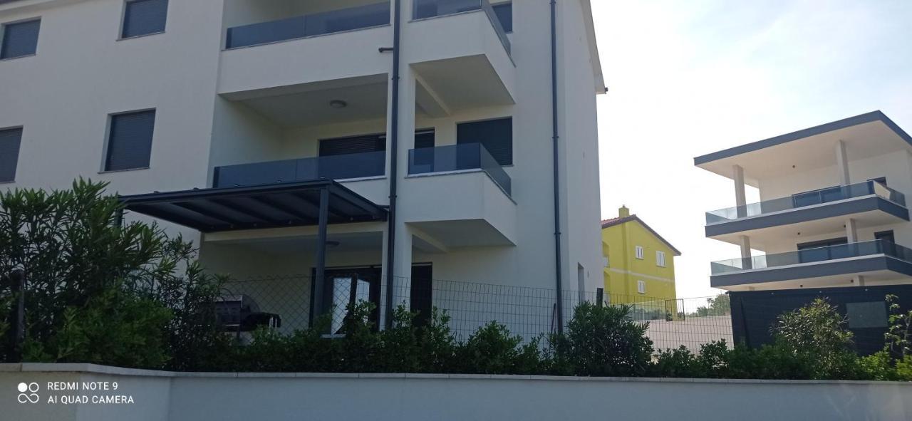 Apartman Ana Sveti Anton  Buitenkant foto
